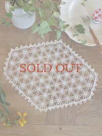 フランス 繊細で薄手のレース編み テーブルセンター