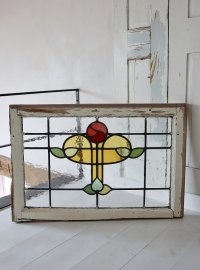 イギリス 薔薇が素敵な ステンドグラス