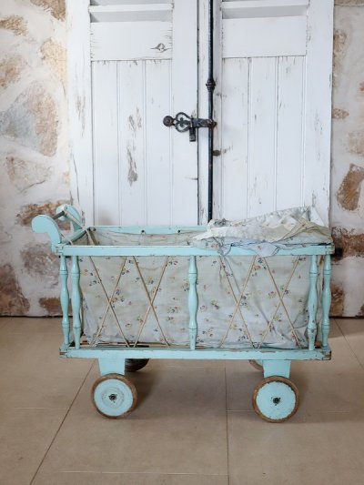 画像20: フランス ファブリックがかわいい 木製ドールバギー