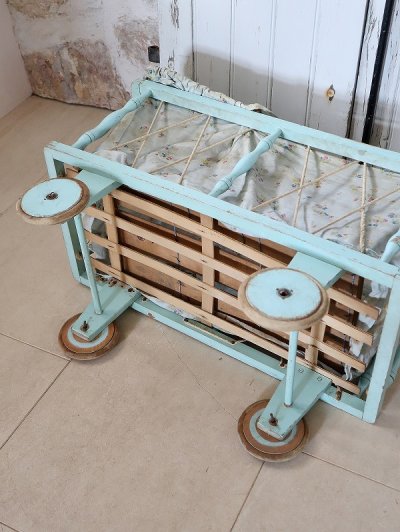 画像22: フランス ファブリックがかわいい 木製ドールバギー