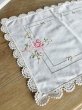 画像7: フランス 薔薇の刺繍が素敵な テーブルセンター (7)