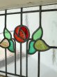 画像5: イギリス 薔薇と周囲のガラスが 素敵なステンド (5)