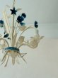 画像11: フランス ブルーの小花が素敵な アイアンシャンデリア (11)