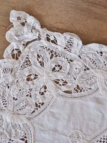 画像3: フランス 刺繍とレースモチーフが 素敵なテーブルクロス (3)