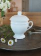 画像2: フランス 1900年初頭の繊細な 陶器製クレミエ (2)