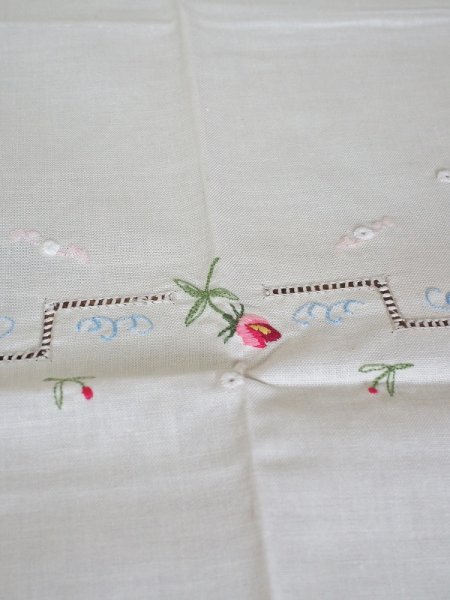 画像7: お花の刺繍がかわいい テーブルクロス (7)