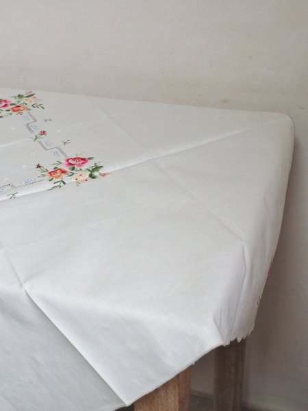 画像6: お花の刺繍がかわいい テーブルクロス (6)