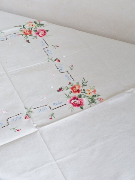 画像13: お花の刺繍がかわいい テーブルクロス (13)