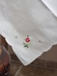 画像2: お花の刺繍がかわいい テーブルクロス (2)