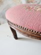 画像12: フランス プチポワンの刺繍が素敵な フットレスト (12)