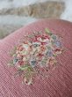 画像8: フランス プチポワンの刺繍が素敵な フットレスト (8)