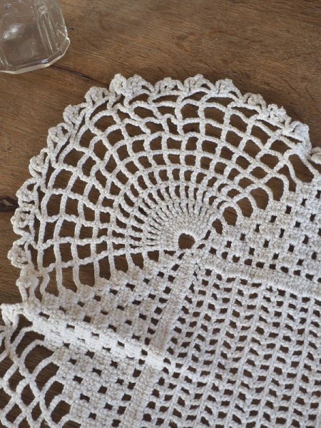 画像3: フランス デザインがかわいい レース編み テーブルセンター (3)