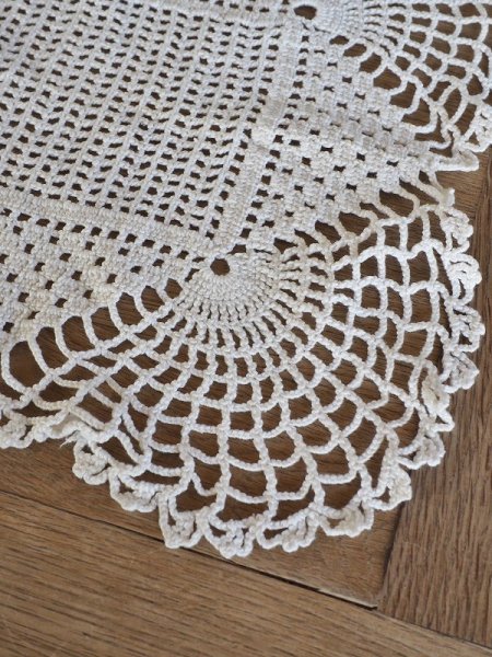 画像6: フランス デザインがかわいい レース編み テーブルセンター (6)