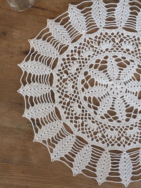 画像2: フランス デザインがかわいい レース編み テーブルセンター (2)