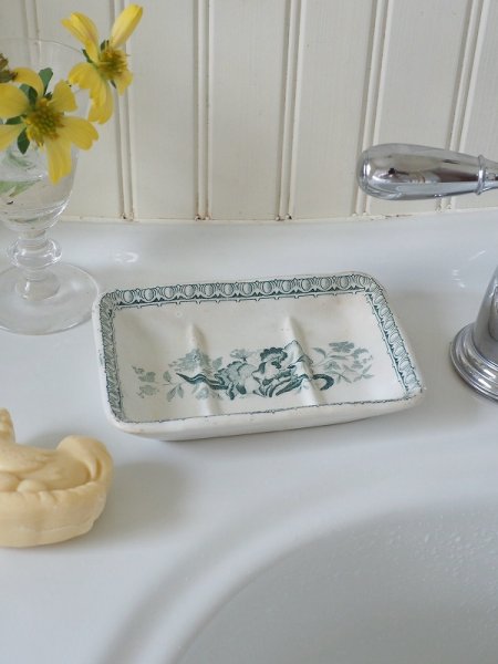 フランス　陶器製　ソープディッシュ