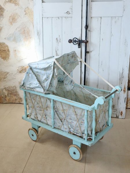 画像4: フランス ファブリックがかわいい 木製ドールバギー   10%OFF  (4)