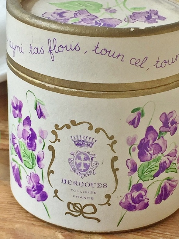 Violette de Toulouse スミレの香水A フランスアンティーク