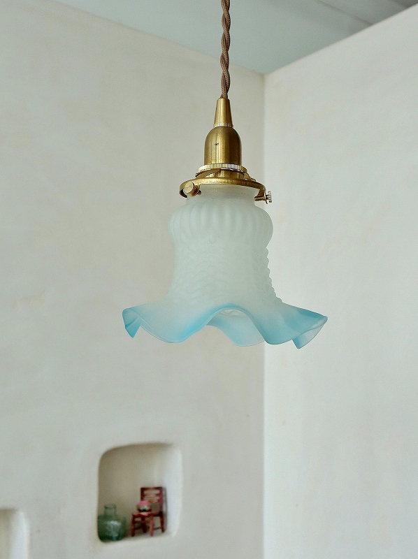 フランス色がやさしいランプシェードはかわいいアンティークネット 